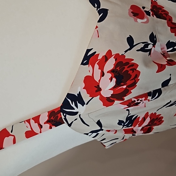 CUE Size 12 Fit Flare Floral Dress with Pockets - NWOT - Picture 5 of 16